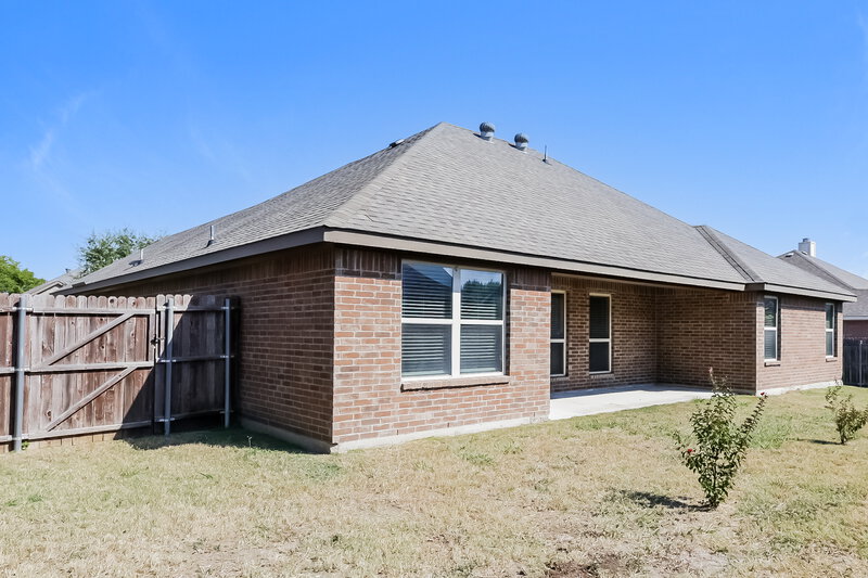 2,445/Mo, 106 Richard Ln Red Oak, TX 75154 Rear View