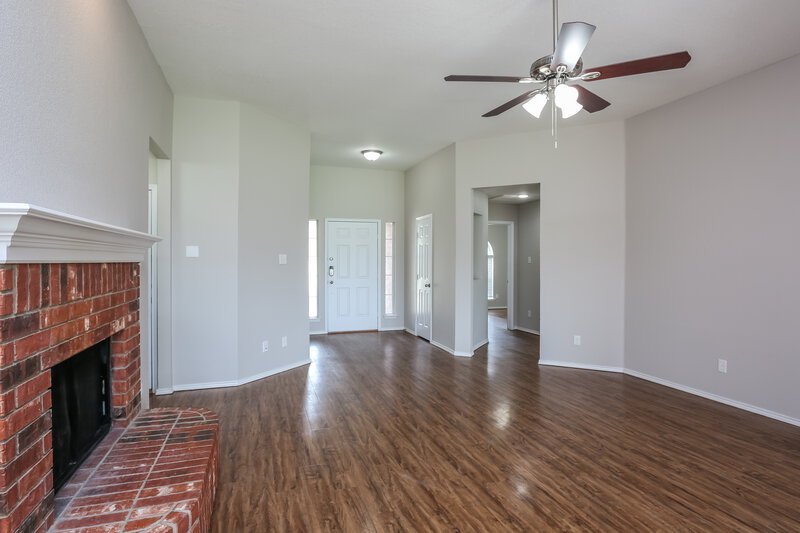 2,085/Mo, 513 Nathan St Saginaw, TX 76179 Living Room View 3
