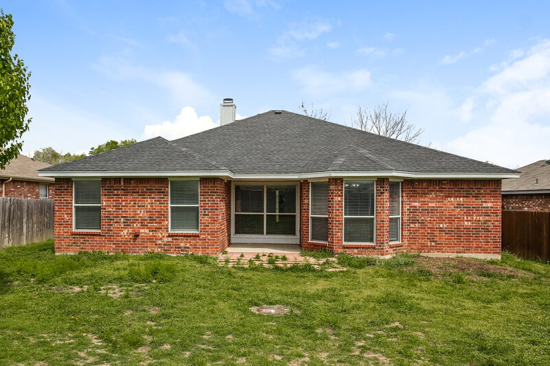 2,085/Mo, 513 Nathan St Saginaw, TX 76179 Rear View