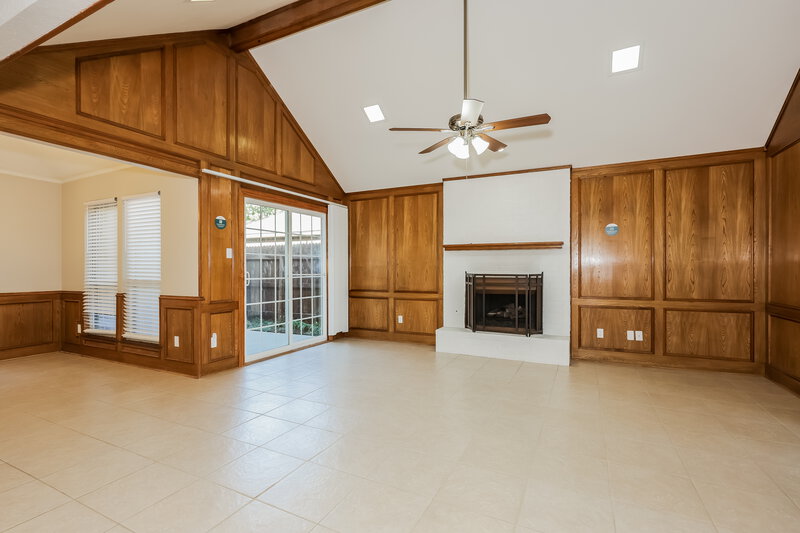 3,020/Mo, 410 W Jefferson St Wylie, TX 75098 Living Room View 2