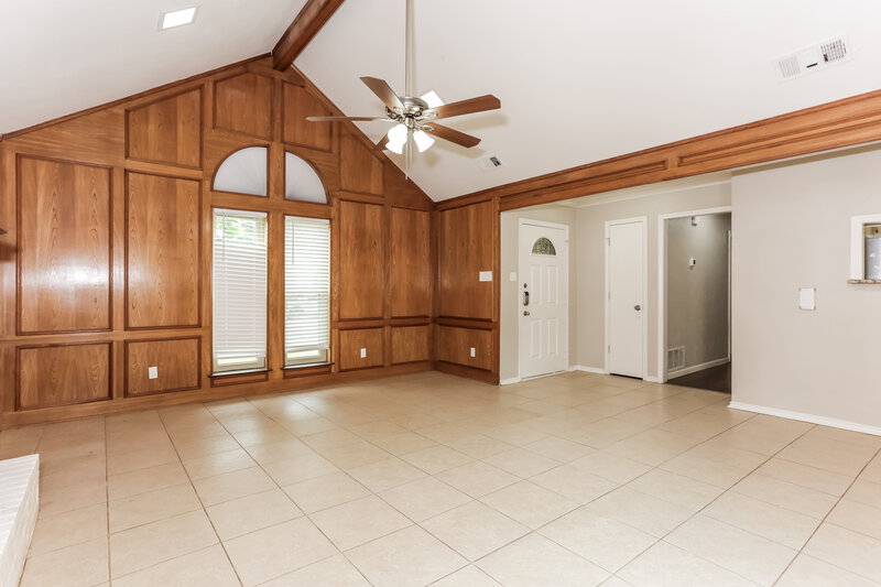 2,055/Mo, 410 W Jefferson St Wylie, TX 75098 Living Room View 2