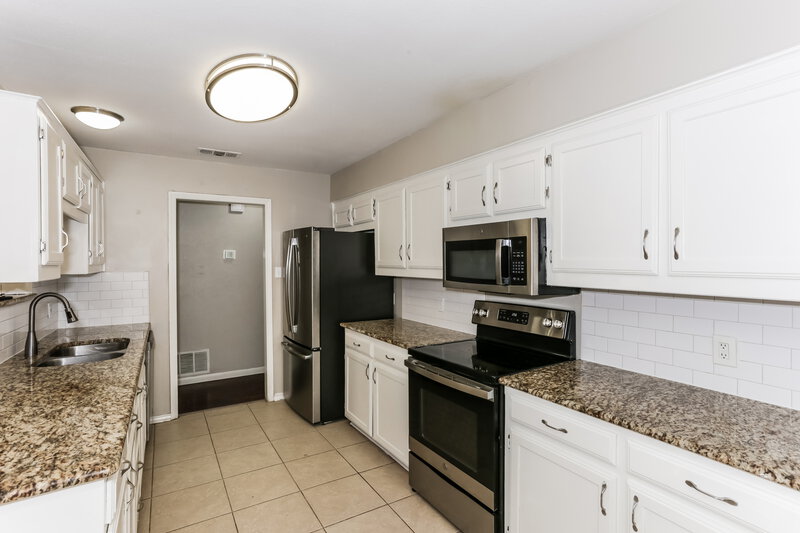 2,055/Mo, 410 W Jefferson St Wylie, TX 75098 Kitchen View
