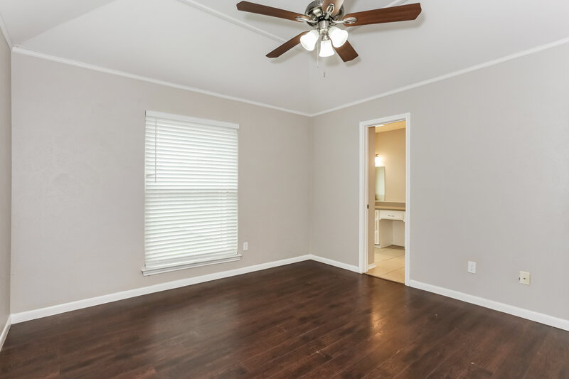 2,055/Mo, 410 W Jefferson St Wylie, TX 75098 Main Bedroom View