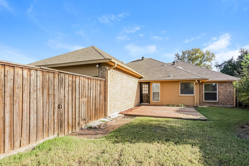 3,020/Mo, 410 W Jefferson St Wylie, TX 75098 Rear View