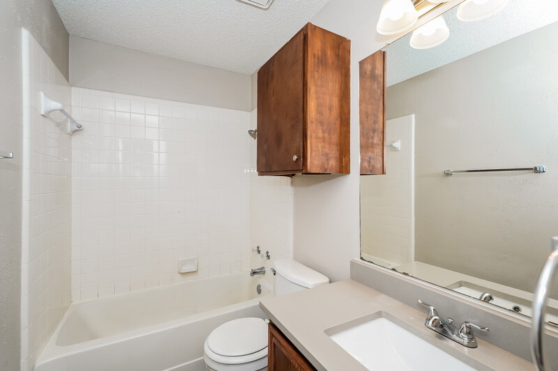 1,815/Mo, 4813 Cable Dr Fort Worth, TX 76137 Bathroom View