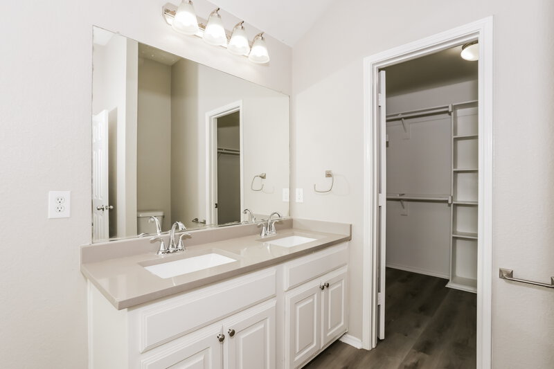 2,020/Mo, 1205 Artesia Dr Haslet, TX 76052 Main Bathroom View