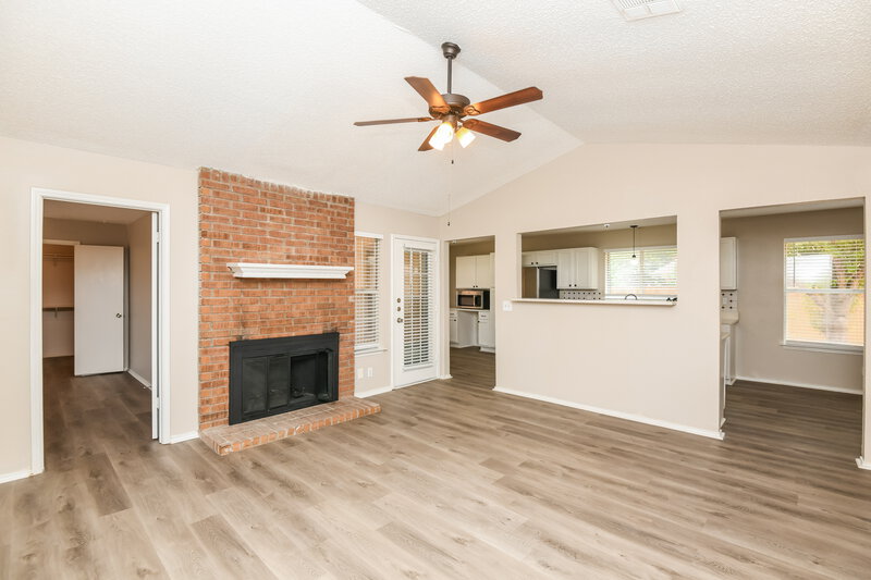 2,300/Mo, 4669 Misty Ridge Dr Fort Worth, TX 76137 Living Room View