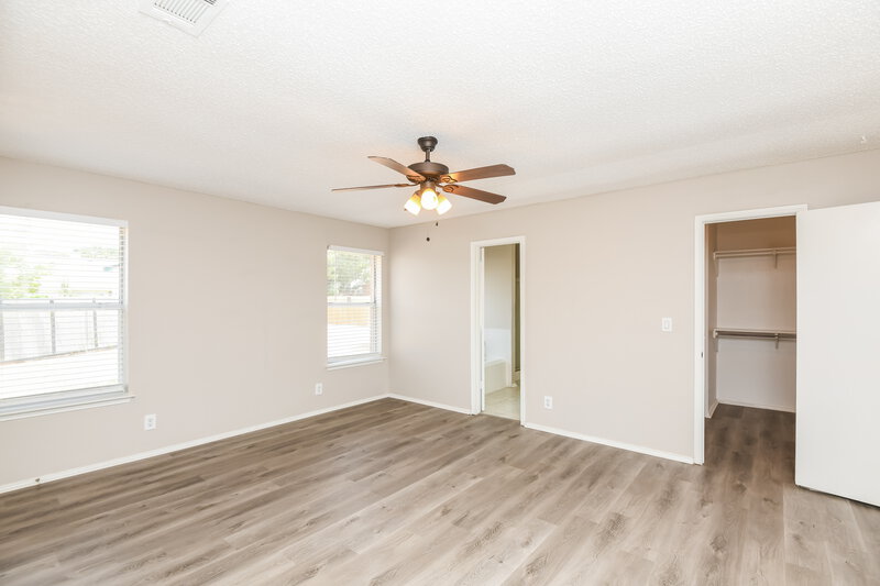 2,300/Mo, 4669 Misty Ridge Dr Fort Worth, TX 76137 Main Bedroom View