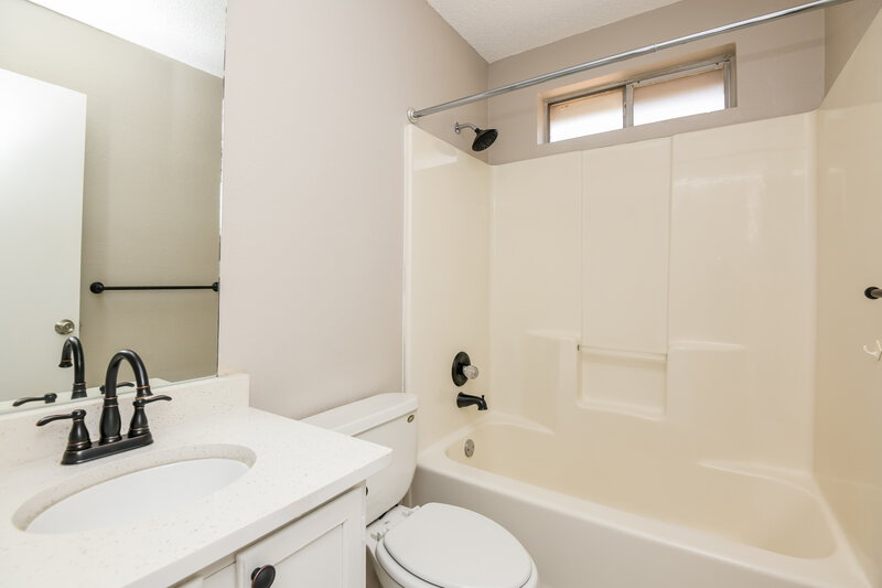 2,300/Mo, 4669 Misty Ridge Dr Fort Worth, TX 76137 Bathroom View