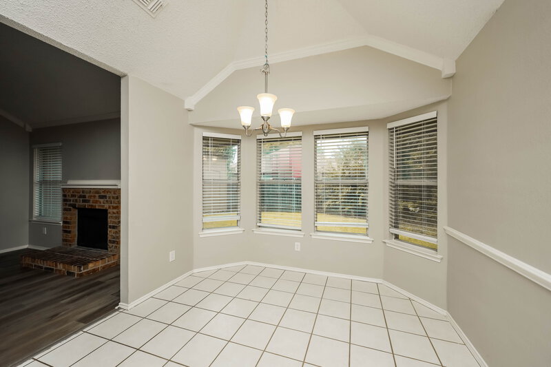 1,925/Mo, 416 Deauville Dr Fort Worth, TX 76108 Dining Room View