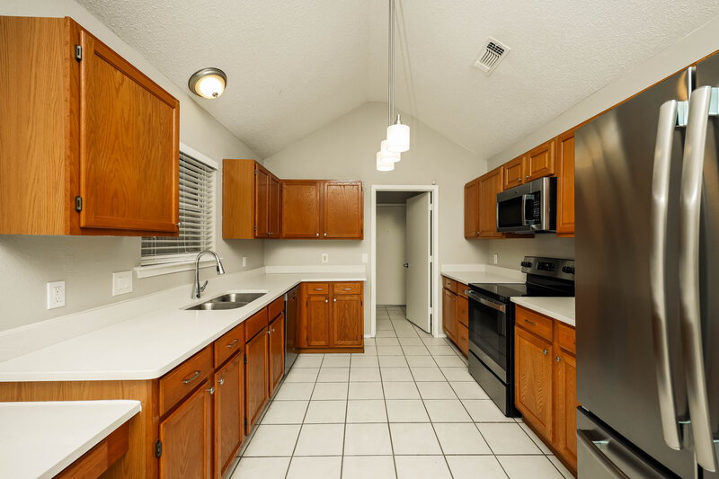 1,925/Mo, 416 Deauville Dr Fort Worth, TX 76108 Kitchen View