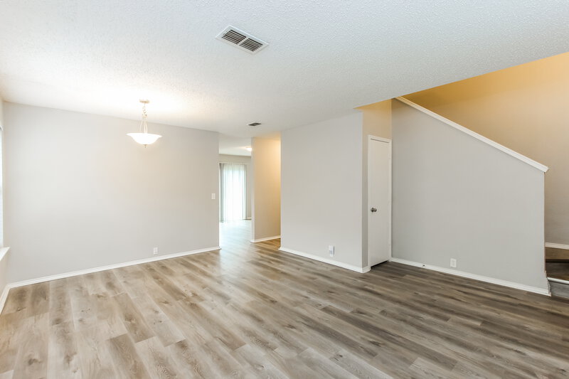2,565/Mo, 1104 Beechwood Dr Denton, TX 76210 Living Room View