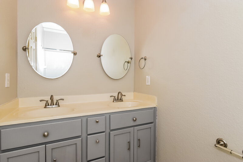 1,965/Mo, 2024 Athabasca Falls Dr Anna, TX 75409 Bathroom View