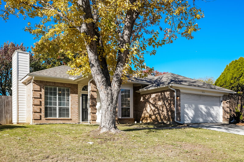 1,925/Mo, 4910 Green Hollow Dr Arlington, TX 76017 Front View