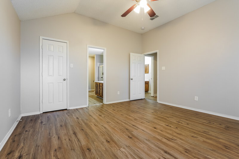 1,925/Mo, 4910 Green Hollow Dr Arlington, TX 76017 Main Bedroom View 2