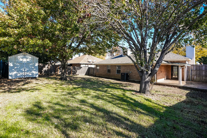 1,925/Mo, 4910 Green Hollow Dr Arlington, TX 76017 Rear View