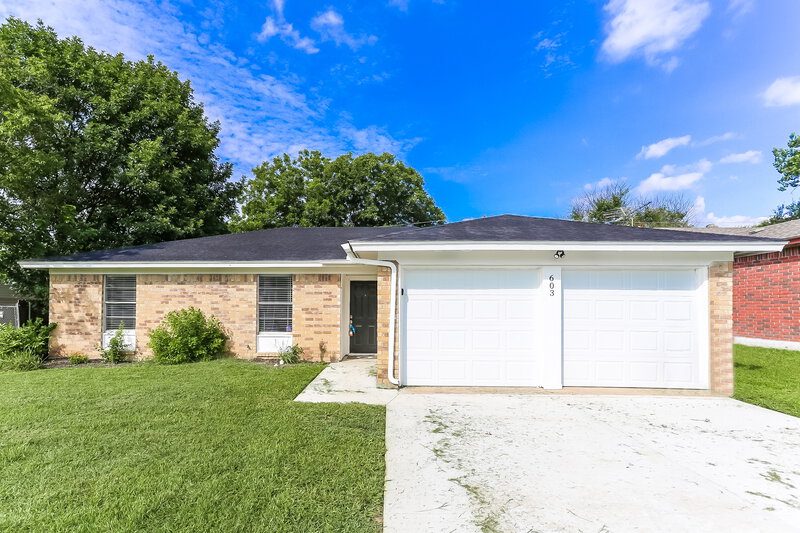 2,075/Mo, 603 S Waxahachie St Mansfield, TX 76063 External View