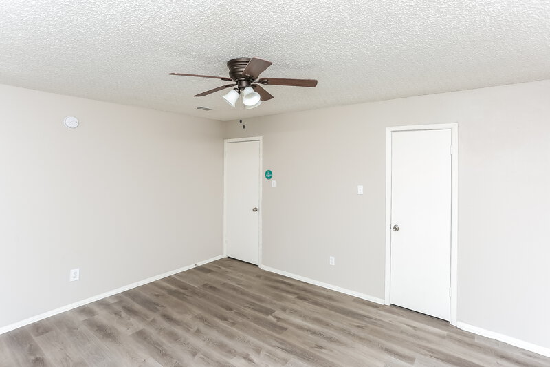 2,075/Mo, 603 S Waxahachie St Mansfield, TX 76063 Main Bedroom View 2