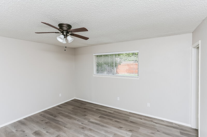 2,075/Mo, 603 S Waxahachie St Mansfield, TX 76063 Main Bedroom View 3