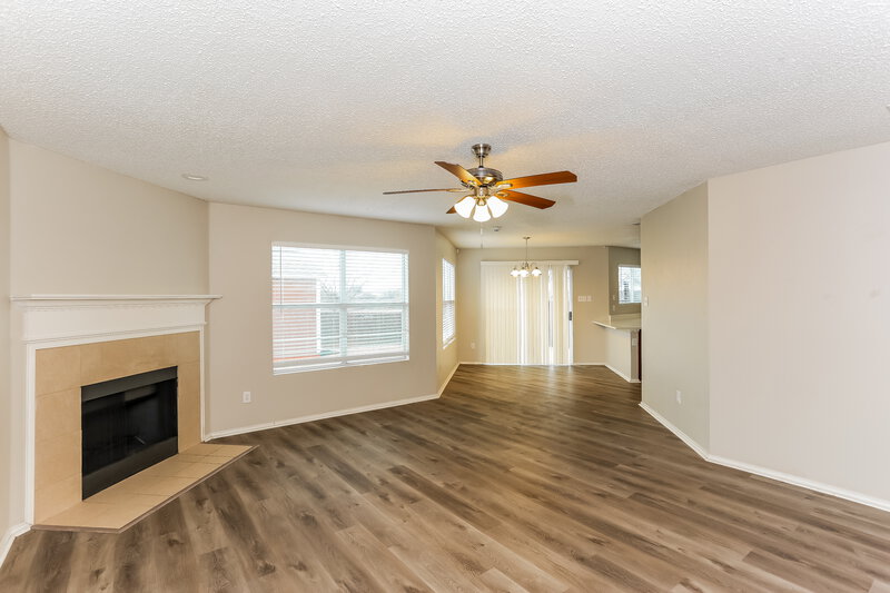 2,580/Mo, 8304 Cutter Hill Ave Fort Worth, TX 76134 Living Room View 2