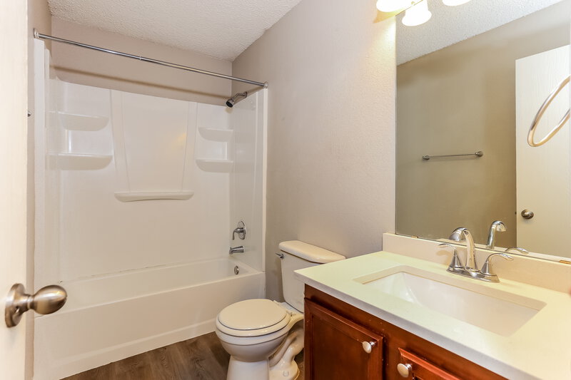 2,580/Mo, 8304 Cutter Hill Ave Fort Worth, TX 76134 Bathroom View