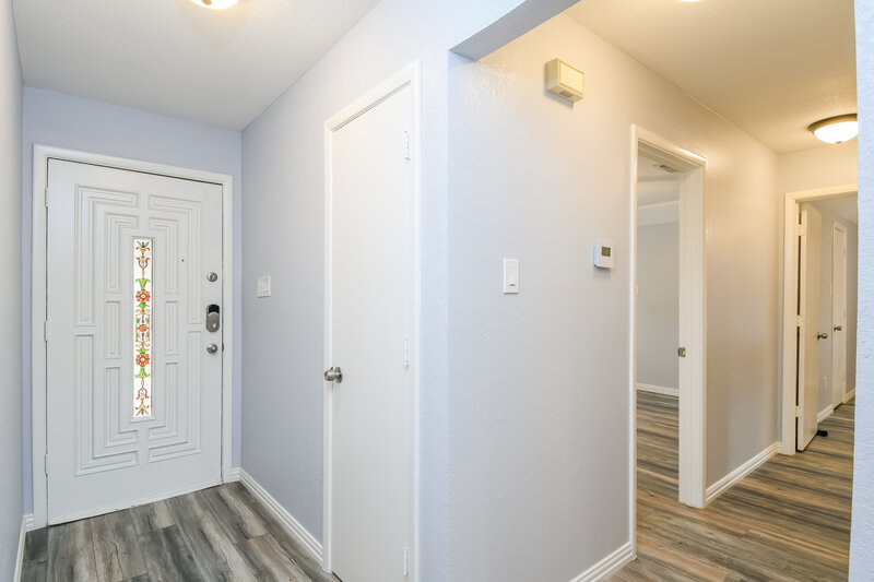 2,395/Mo, 1409 Willow Park Dr Fort Worth, TX 76134 Foyer View