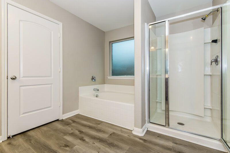 1,795/Mo, 1613 Mesquite Ln Anna, TX 75409 Main Bathroom View 2