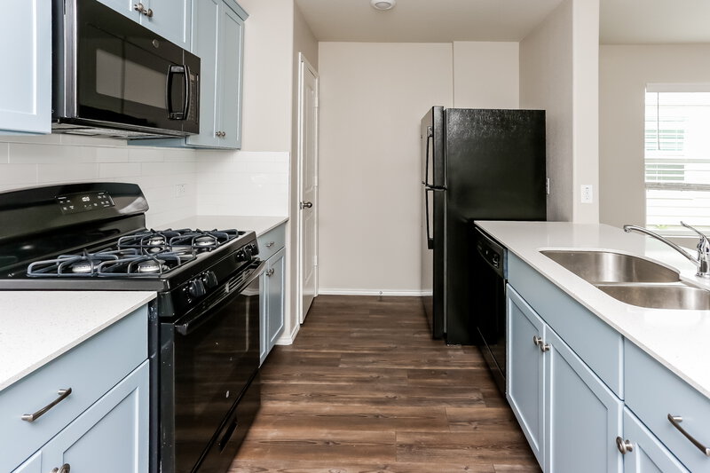 1,960/Mo, 5537 Berea St Forney, TX 75126 Kitchen View 2
