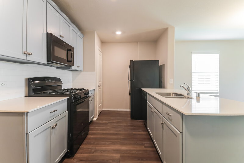 1,745/Mo, 5537 Berea St Forney, TX 75126 Kitchen View 2