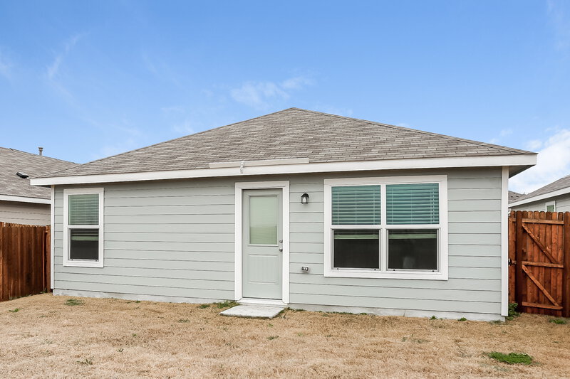 1,960/Mo, 5537 Berea St Forney, TX 75126 Rear View