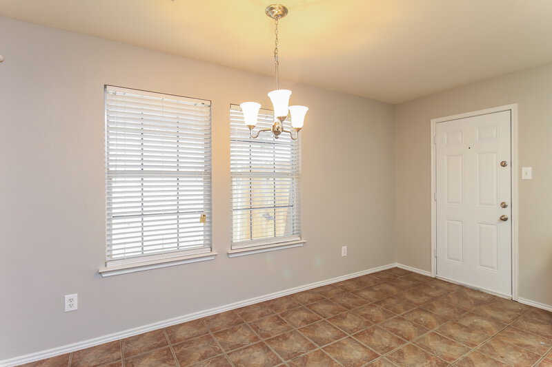 2,135/Mo, 10020 Cougar Tr Fort Worth, TX 76108 Dining Room View