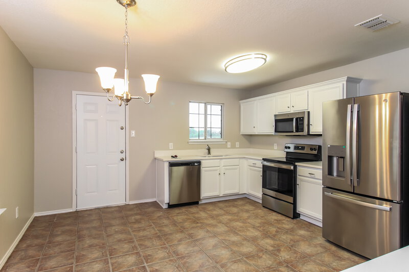 2,135/Mo, 10020 Cougar Tr Fort Worth, TX 76108 Kitchen View 2