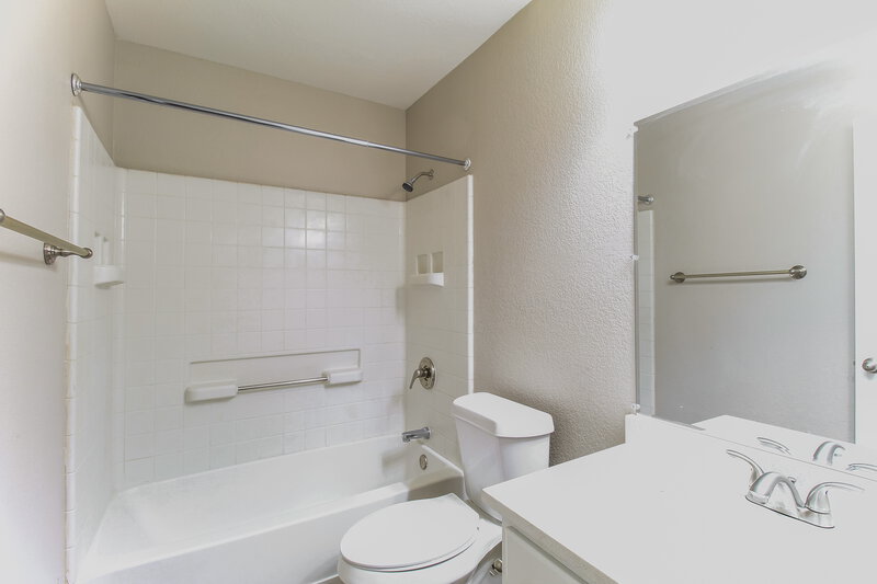 2,135/Mo, 10020 Cougar Tr Fort Worth, TX 76108 Bathroom View