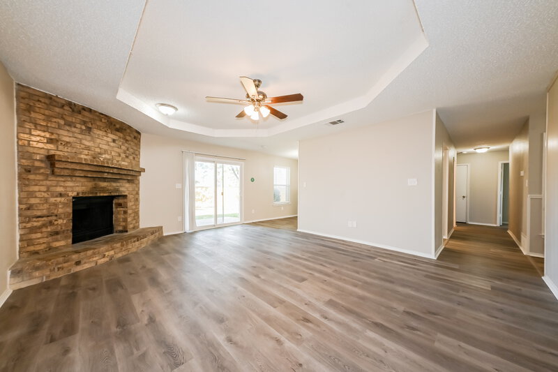 2,005/Mo, 1101 Twin Cedar Ct Arlington, TX 76018 Living Room View 2