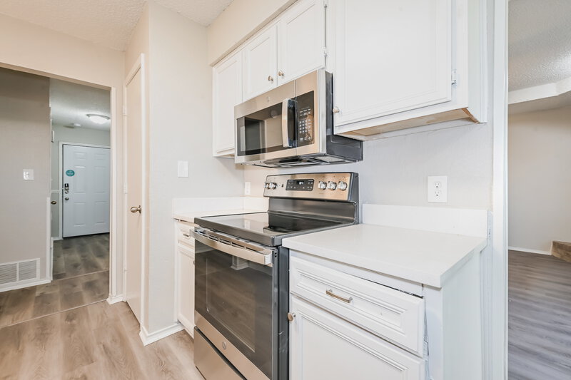 2,005/Mo, 1101 Twin Cedar Ct Arlington, TX 76018 Kitchen View