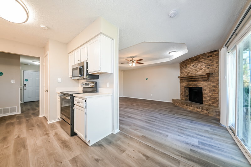 2,005/Mo, 1101 Twin Cedar Ct Arlington, TX 76018 Kitchen View 4