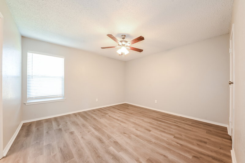 2,005/Mo, 1101 Twin Cedar Ct Arlington, TX 76018 Main Bedroom View