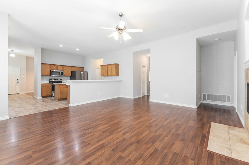 1,895/Mo, 419 Creekview Dr Anna, TX 75409 Living Room View