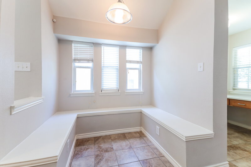 1,895/Mo, 419 Creekview Dr Anna, TX 75409 Breakfast Nook View