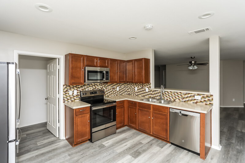 2,210/Mo, 5716 Mountain Bluff Dr Fort Worth, TX 76179 Kitchen View