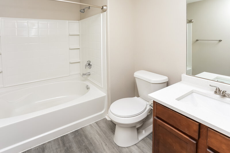 2,210/Mo, 5716 Mountain Bluff Dr Fort Worth, TX 76179 Main Bathroom View