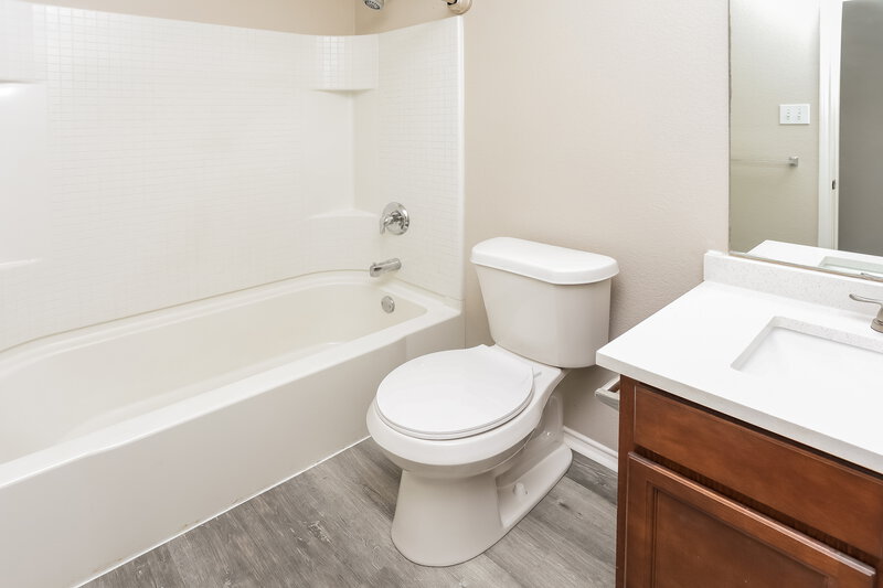 2,210/Mo, 5716 Mountain Bluff Dr Fort Worth, TX 76179 Bathroom View