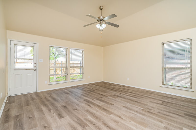 2,000/Mo, 1617 Bob Dr Royse City, TX 75189 Living Room View