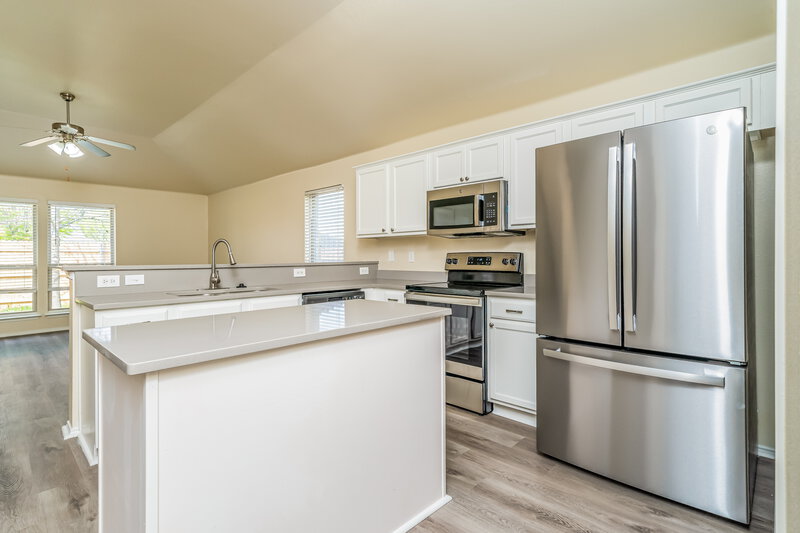 2,000/Mo, 1617 Bob Dr Royse City, TX 75189 Kitchen View
