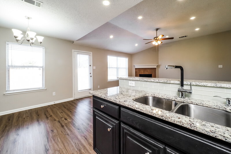 2,315/Mo, 1712 Treasure Cay Dr Mansfield, TX 76063 Bathroom View 2