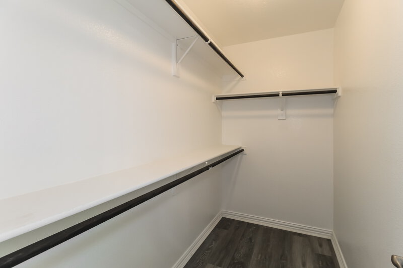 2,320/Mo, 1733 Post Oak Ct Denton, TX 76209 Walk In Closet View