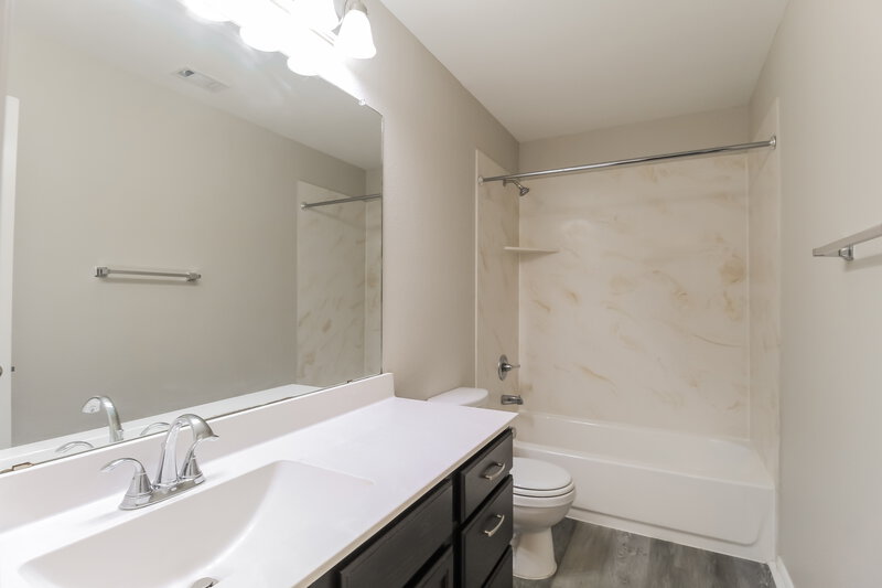 2,320/Mo, 1733 Post Oak Ct Denton, TX 76209 Bathroom View