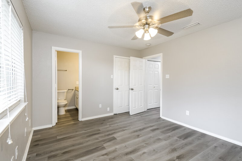 2,340/Mo, 2608 Forest Ridge Ct Arlington, TX 76016 Main Bedroom View 2