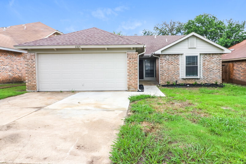 2,330/Mo, 2321 Clareton Dr Arlington, TX 76018 External View