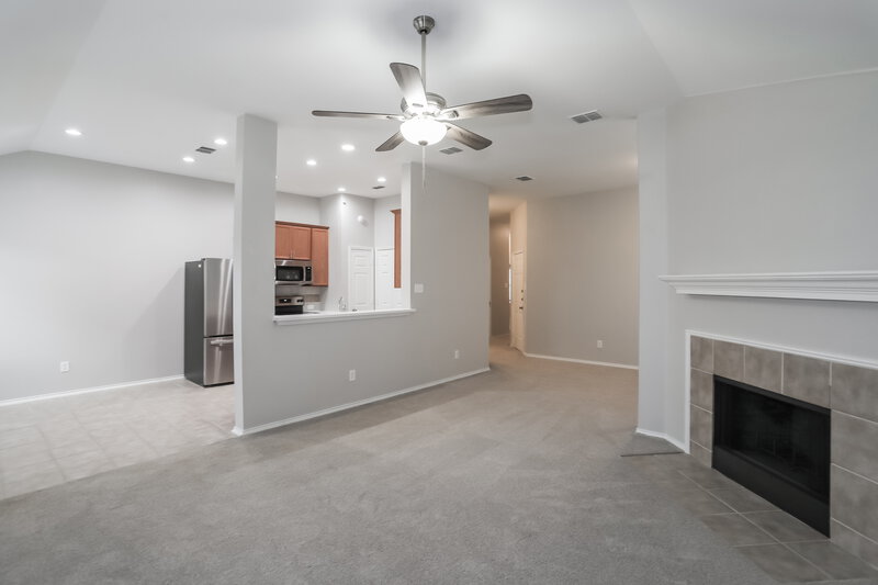 2,410/Mo, 3513 Northpointe Dr Denton, TX 76207 Living Room View 2